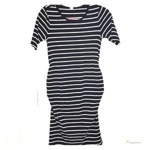 Quarter-sleeve, ruched maternity midi dress